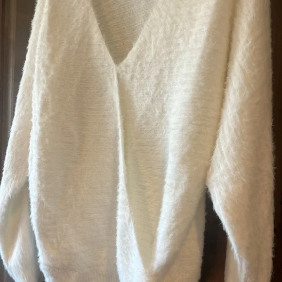 White/light cream crossbody sweater….gently used.  Size medium - Picture 4 of 4